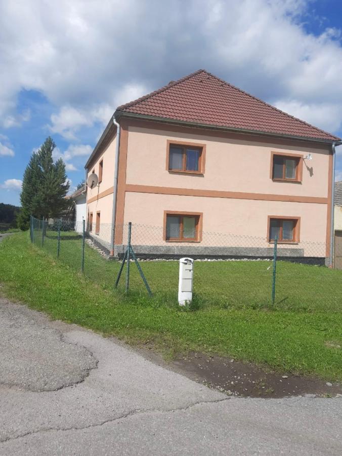 Zbytiny Bagian luar foto